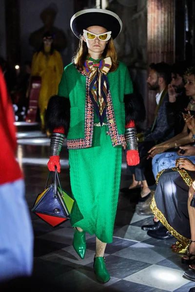 Look 73